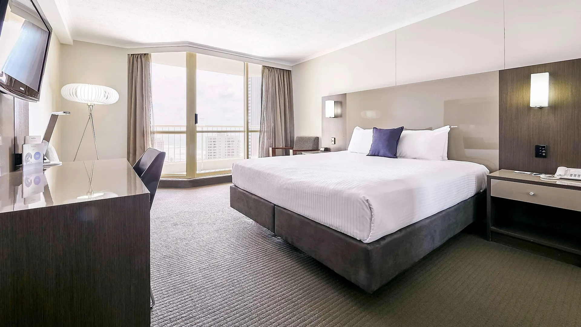 Novotel Surfers Paradise Голд-Кост 4*,