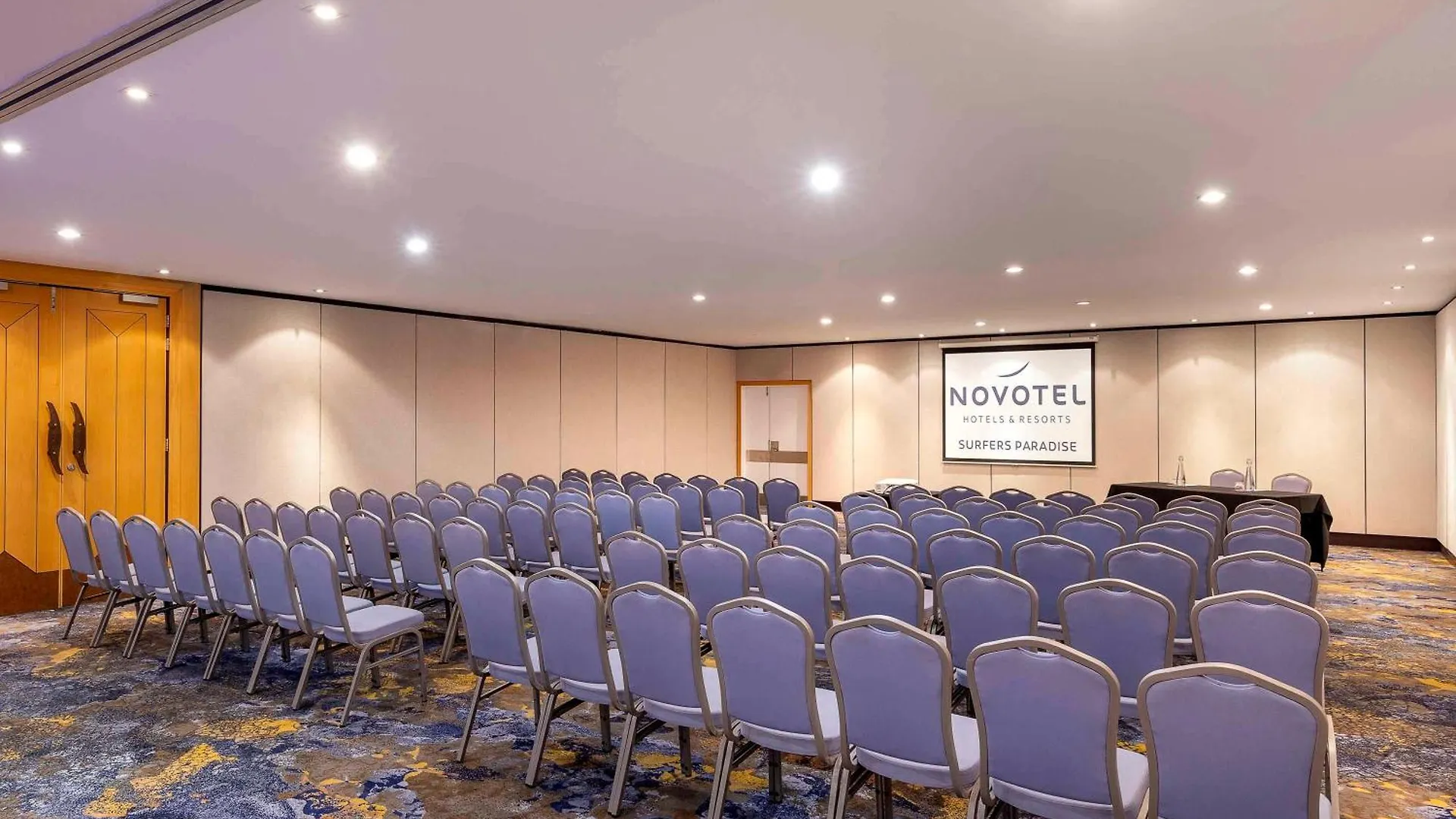**** Отель Novotel Surfers Paradise Голд-Кост Австралия