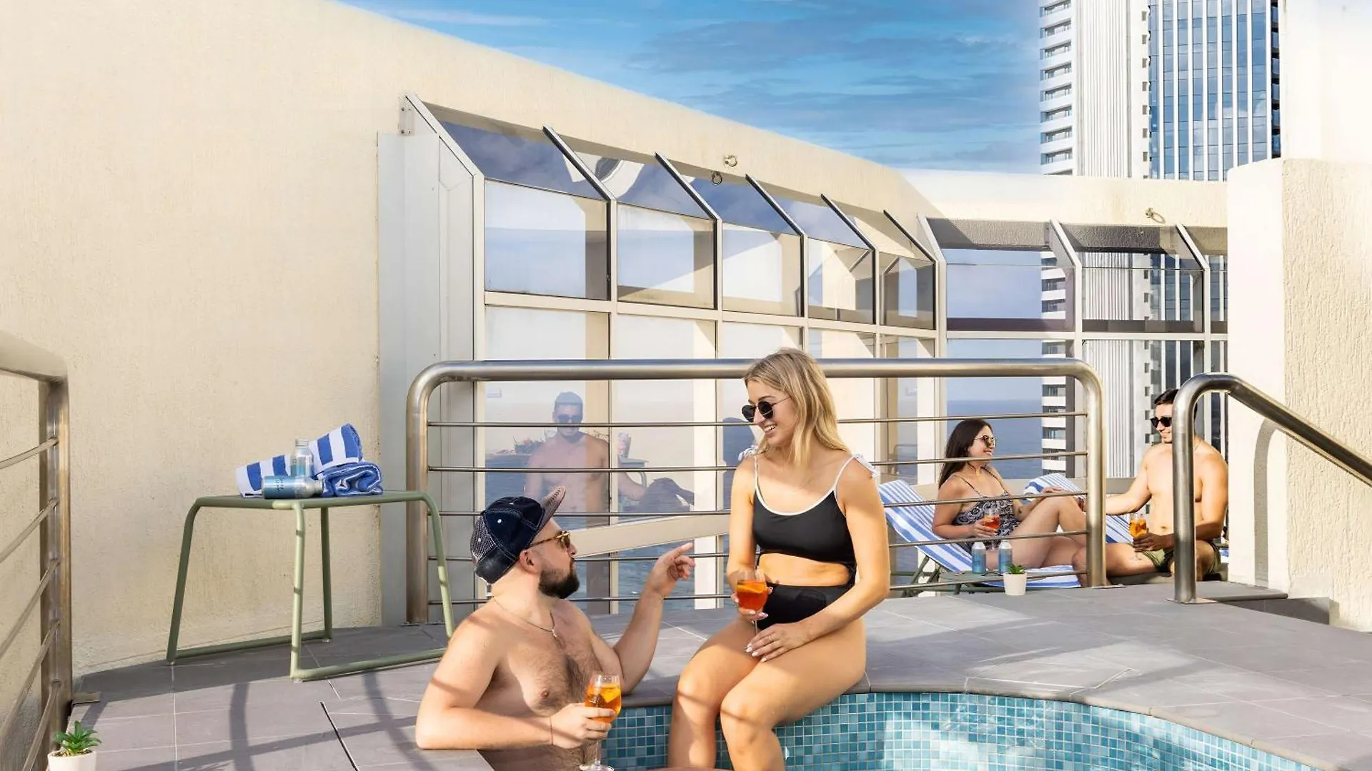 Отель Novotel Surfers Paradise Голд-Кост