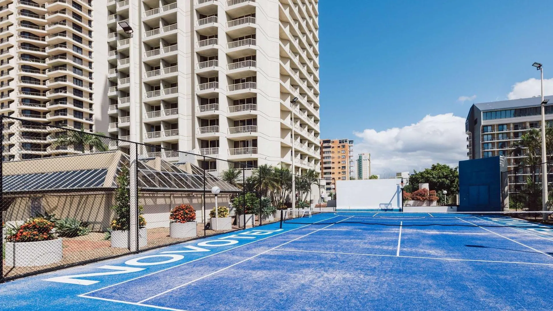 Отель Novotel Surfers Paradise Голд-Кост