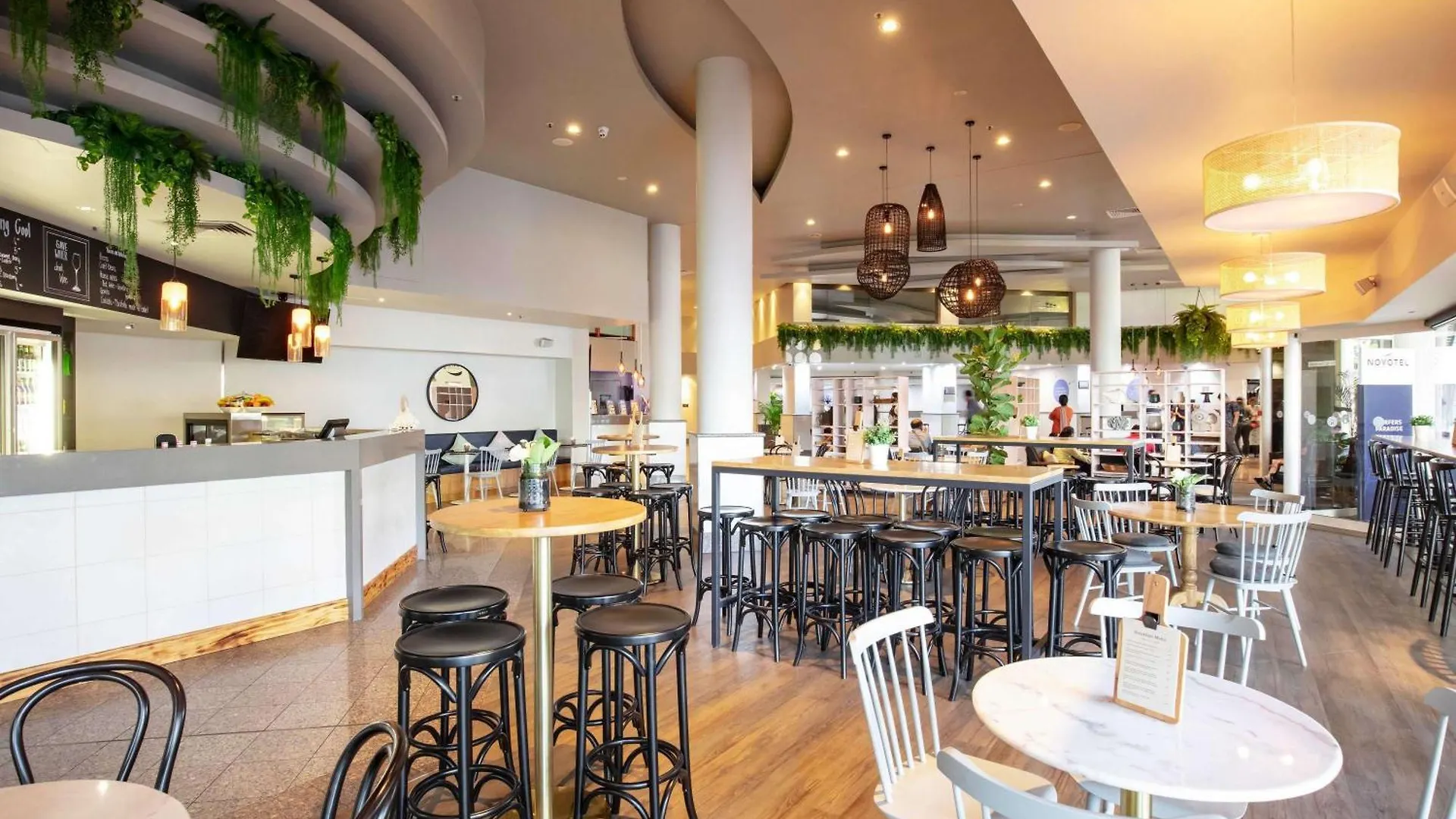 **** Отель Novotel Surfers Paradise Голд-Кост Австралия