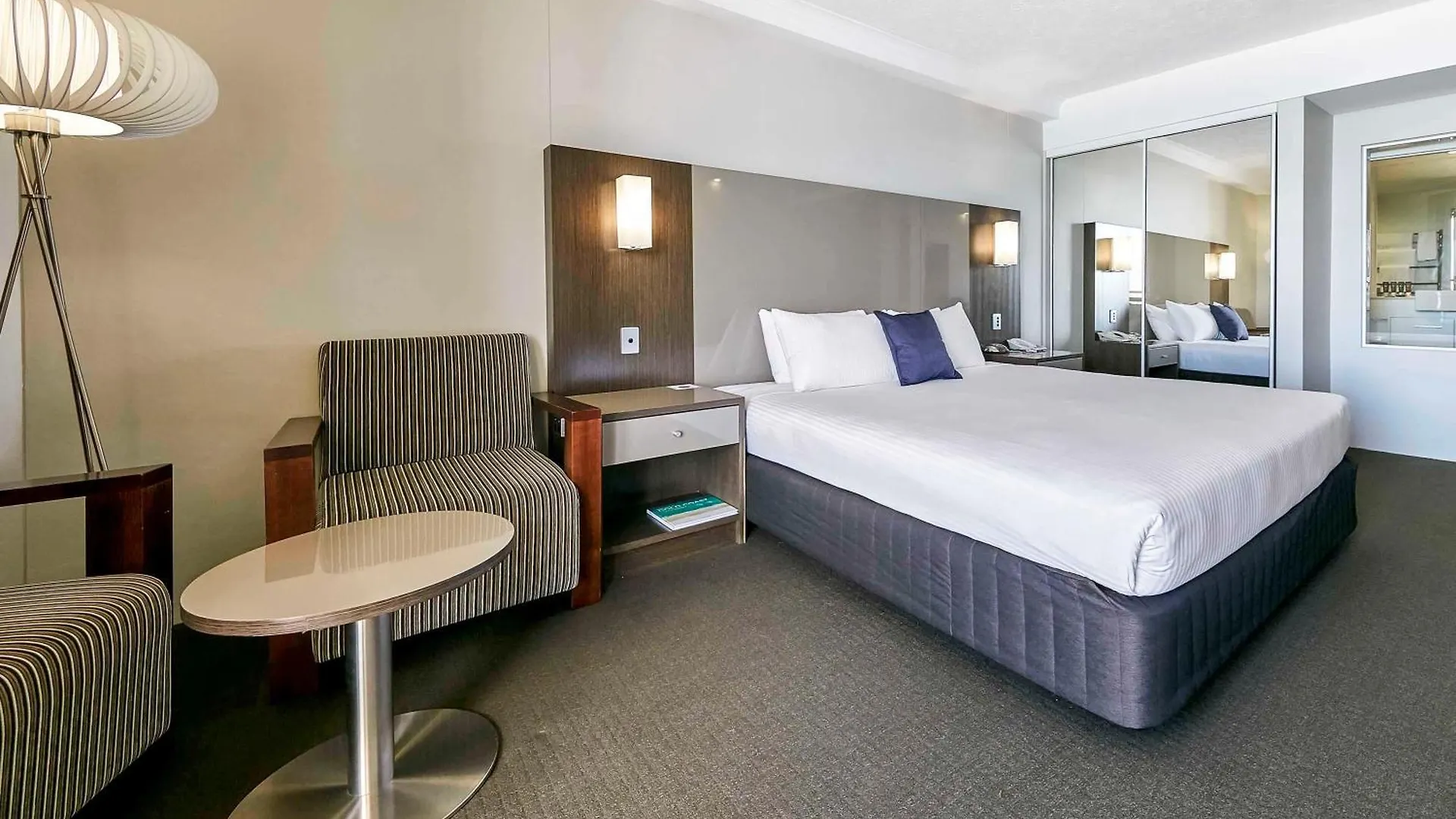 Novotel Surfers Paradise Голд-Кост 4*,
