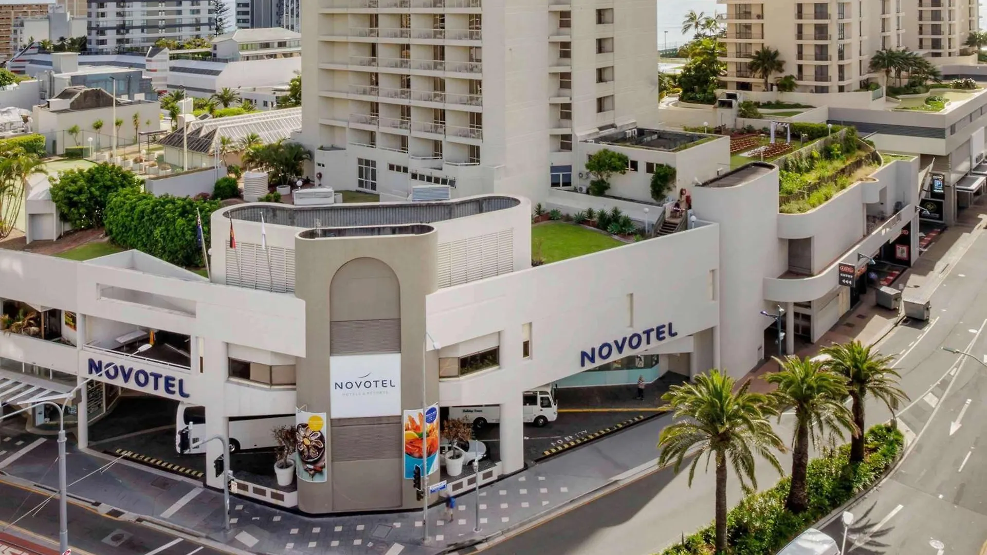 Novotel Surfers Paradise Голд-Кост Отель